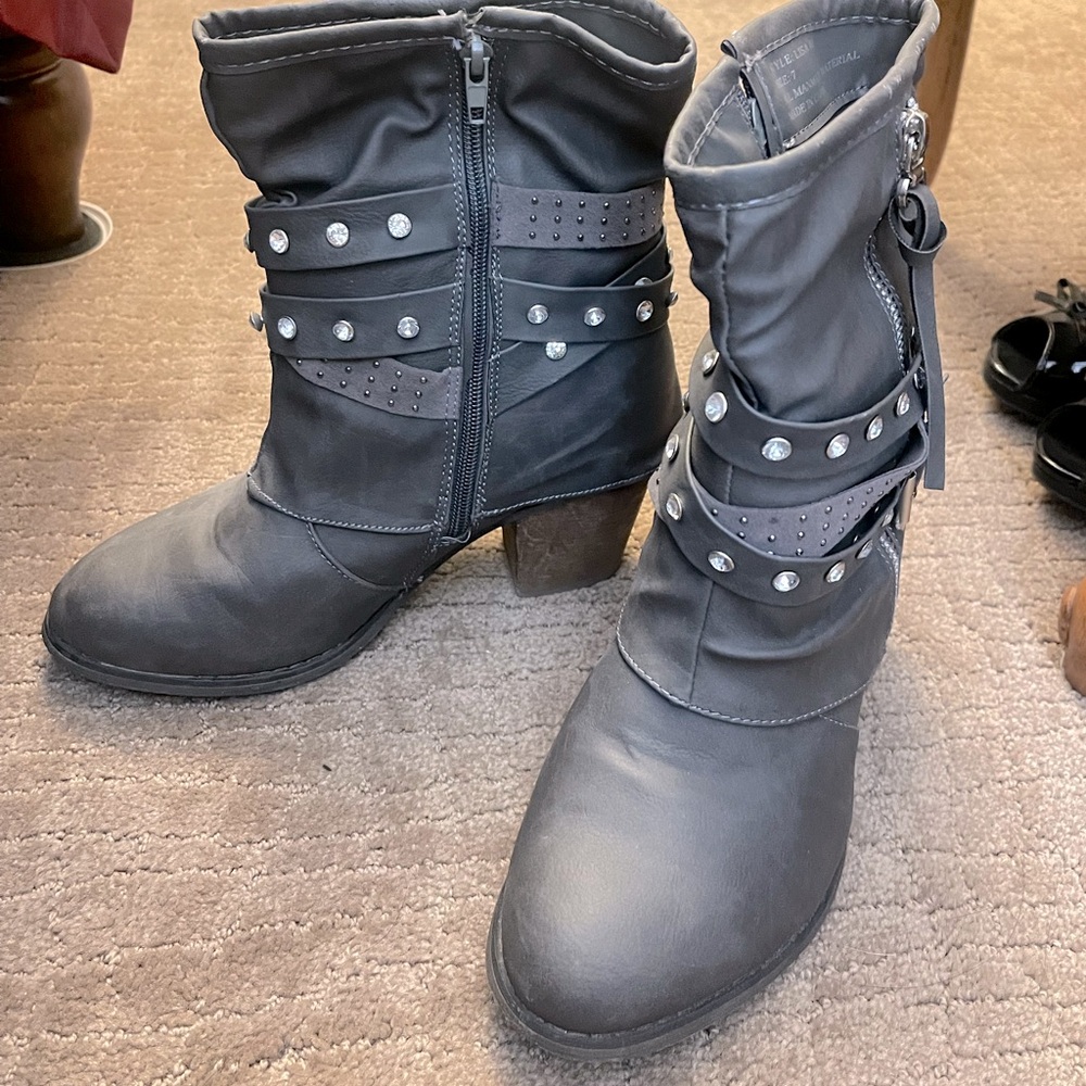 Vanity- Gray booties with rhinestones